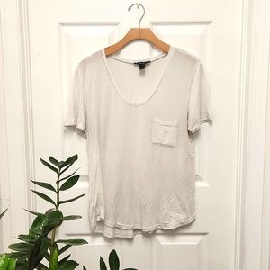 💥7|$30 SWS Essentials T SHIRT size large v neck